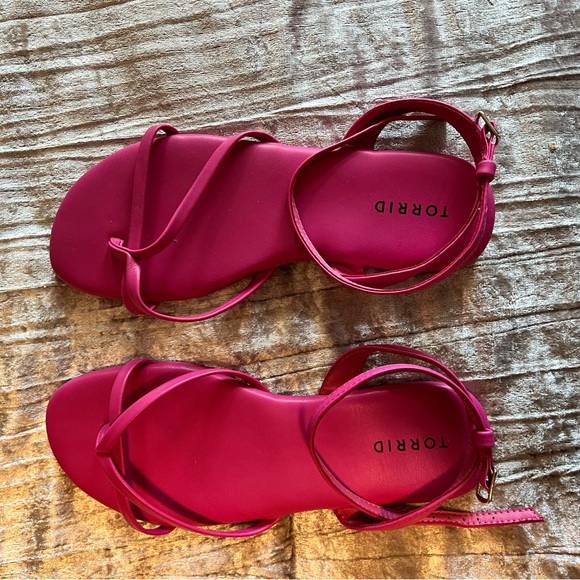 Pink Torrid Sandals Size 8W - Picture 1 of 4